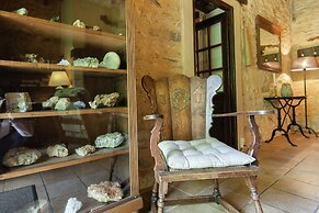 Charming Estate Dordogne With Pool