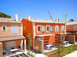 Modern Stay With Pool & Terrace