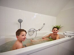 Child-friendly Villa With a Sauna in Limburg