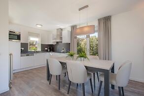 Comfortable Villa With Combi-microwave, Near the Beach