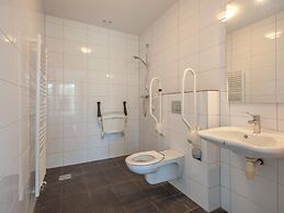 Villa in Arcen With Pool & Family Amenities