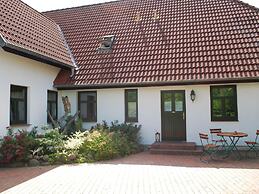 Landhaus mit Schwimmbad in Dargun