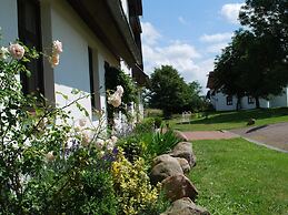 Landhaus mit Schwimmbad in Dargun
