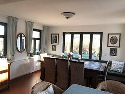 Landhaus mit Schwimmbad in Dargun
