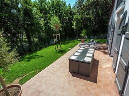 Villa in Basque Style With Garden