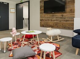 Apartment in Chamonix With Heated Pool