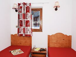 Alpine Stay Near Slopes