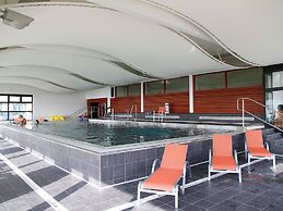 Seafront Apartment With Pool