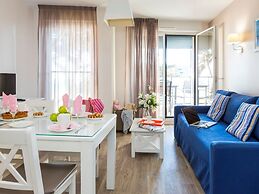 Sea Breeze Stay w/ Pool