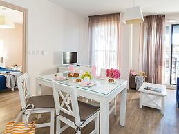 Sea Breeze Stay w/ Pool