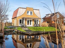 Holiday Home With Private Jetty on Water
