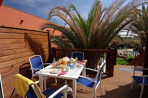 Apartment Near Beach in Lively Resort
