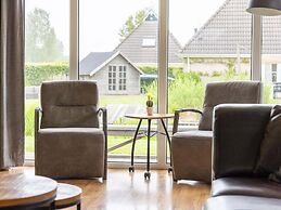 Canal-side Bungalow Stay