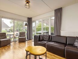 Canal-side Bungalow Stay