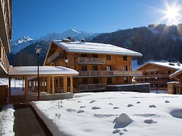 Chalet in La Clusaz With Spa & Ski Access
