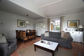 Villa With Garden Near Beautiful Golf Course