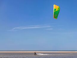 Kijkduin Chalet Near Beach