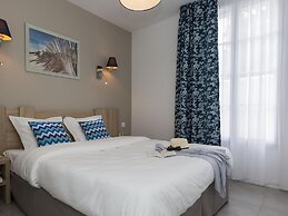 Stylish Beachside Apartment