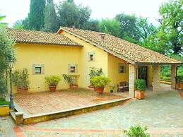 Apartment in Perugia With Pool & Terrace