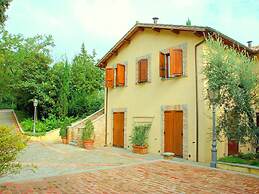 Apartment in Perugia With Pool & Terrace