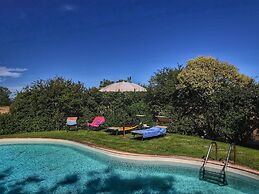 Tuscan Retreat With Pool
