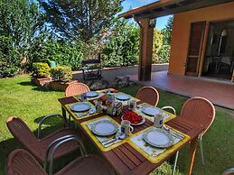 Tuscan Retreat With Pool