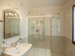 Villa in Albarella With Private Pool & Beach