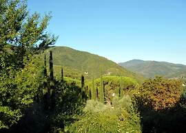 Scenic Apartment With Pool