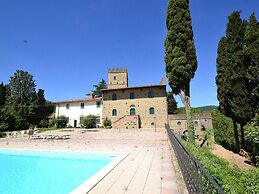 Scenic Apartment With Pool