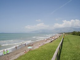 Chalet in Baia Domizia With Private Beach