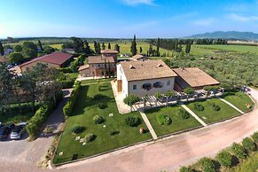 Tuscan Stay w/ Jacuzzi