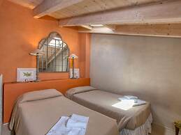 Tuscan Stay w/ Jacuzzi