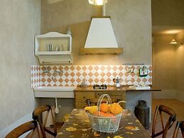 Tuscan Stay w/ Jacuzzi