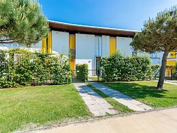 Apartment in Albarella Near Sandy Beach