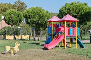 Apartment With Pool in Lido Delle Nazioni