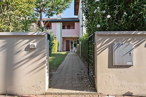 Apartment With Pool in Lido Delle Nazioni