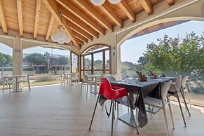 Apartment With Pool in Lido Delle Nazioni