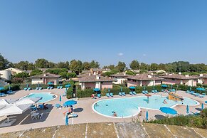 Apartment With Pool in Lido Delle Nazioni