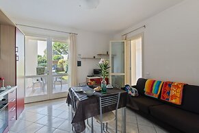 Apartment With Pool in Lido Delle Nazioni
