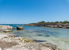Cozy Apartment with Balcony near Puglia Beach