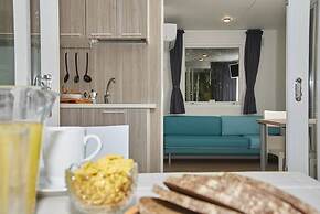 Chalet in Baia Domizia With Private Beach