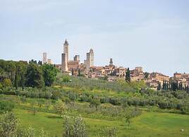 Apartment in Chianti With Shared Pool