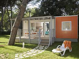Chalet w/ Terrace & Pool