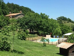 Farmhouse in Apecchio With Pool