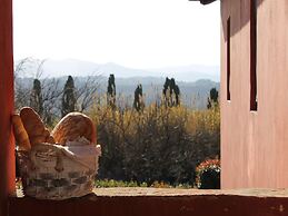 Spacious Tuscan Farmhouse