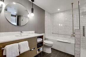 Sandman Signature Saskatoon South Hotel