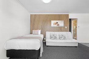 Summer Inn Motel