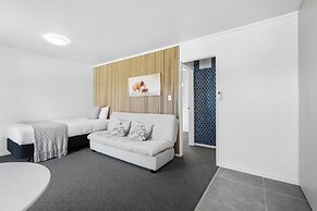 Summer Inn Motel