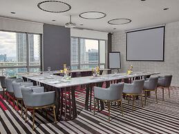 Novotel Suites Manila at Acqua