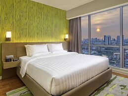 Novotel Suites Manila at Acqua